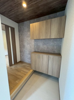 明るい玄関です