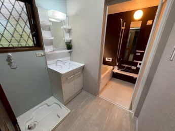 忙しい朝には欠かせない洗面所です