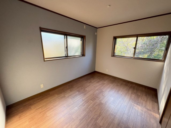 使い勝手のいい洋室です