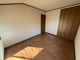 使い勝手のいい洋室です