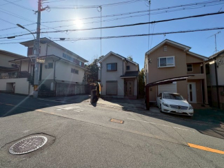 前面道路含む現地写真です