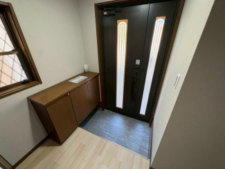 毎日通る玄関はこちらです