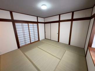 和室ならではの温かな和の空間で寛ぎの時間を過ごせます