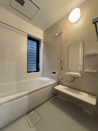 コンパクトで使いやすいお風呂です