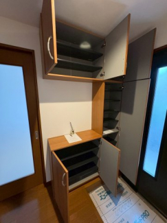 明るい玄関です