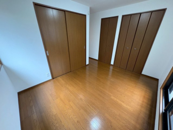 使い勝手のいい洋室です