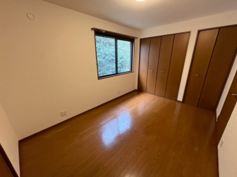 個人の部屋や寝室として使える洋室です