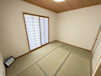 フローリングだけでなく、和室もあります