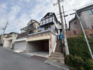 前面道路含む現地写真です