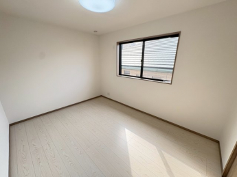 個人の部屋や寝室として使える洋室です