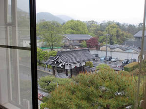窓からの眺め。知恩院方向。