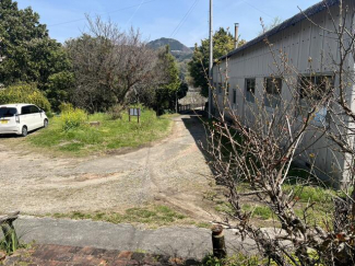 伊予郡砥部町大南の店舗の画像