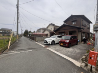 【前面道路含む現地写真】