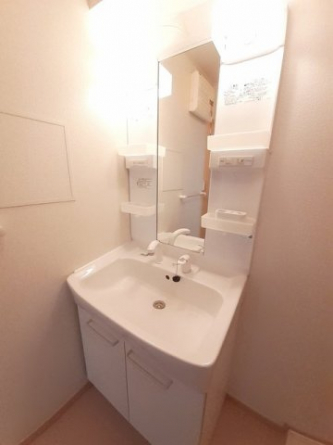 シャワー付き洗面台です