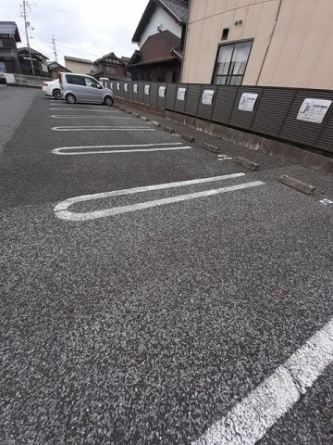 平面式の駐車場です