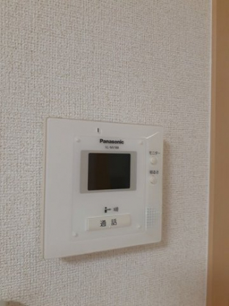 モニター付きインターホンで安心です♪