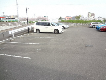 【駐車場】