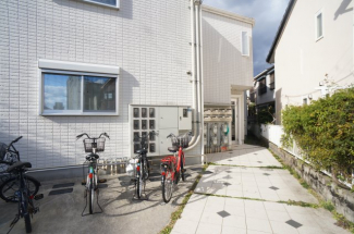 【エントランス】