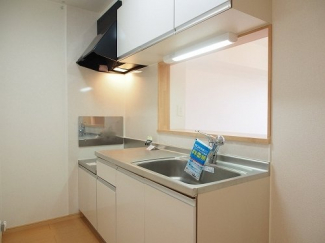 コンパクトなキッチンで掃除もラクラク