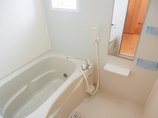 コンパクトで使いやすいお風呂です