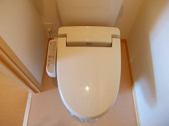 ゆったりとした空間のトイレです