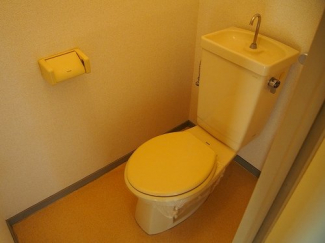 清潔感のあるトイレです