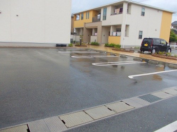 駐車場に車を止められます