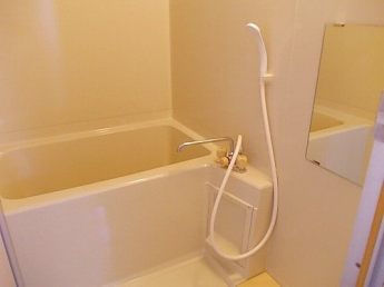 ゆったり過ごせるお風呂です