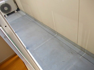 外からの目が気にならないバルコニーで洗濯物が干せます