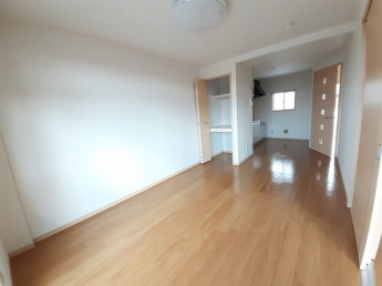 こちらのリビングで趣味の時間をお楽しみください