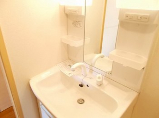 コンパクトで使いやすい洗面所