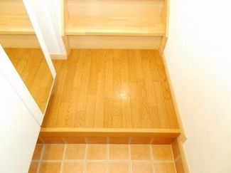 毎日通る玄関はこちらです