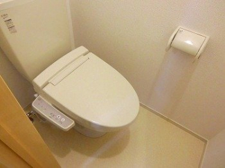 コンパクトで使いやすいトイレです