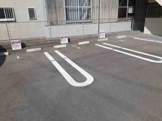 駐車場があるので、車を買う予定の方も安心です