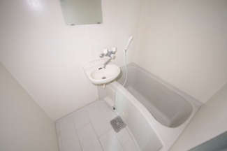 コンパクトで使いやすいお風呂です