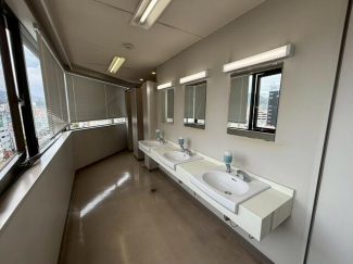 神戸市兵庫区大開通１丁目の事務所の画像