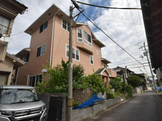 外観を南西側より撮影