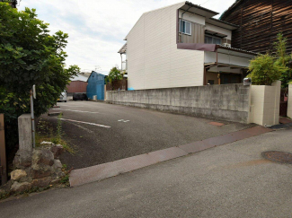 別敷地の駐車場を北東側より撮影