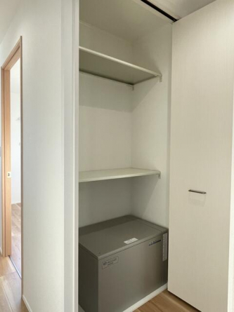 ２階ホールの収納にはお雛様や兜などをぜひ収納してください！そ