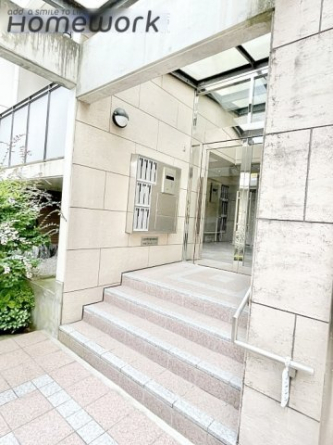 【エントランス】