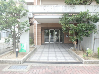 ゆとりのあるエントランスです