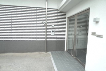 【エントランス】