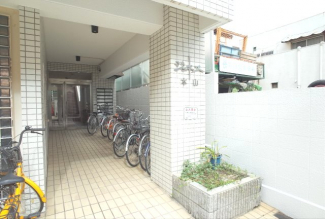 【エントランス】