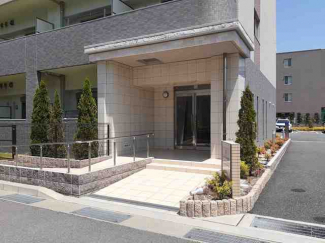 落ち着いたエントランスです