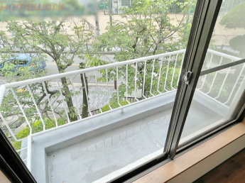 【バルコニー】