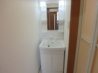 コンパクトで使いやすい洗面所