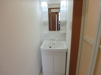 コンパクトで使いやすい洗面所