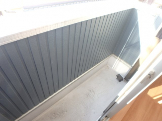 お洗濯にも便利なバルコニー付き