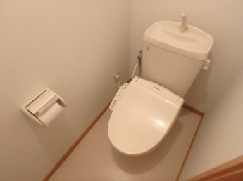 コンパクトで使いやすいトイレです