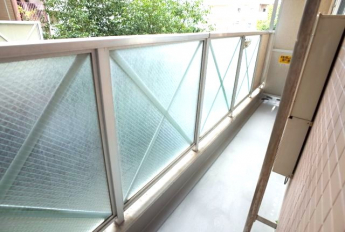 【バルコニー】